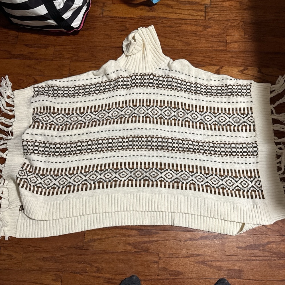 H&M Cream and Brown Patterned Poncho‎
